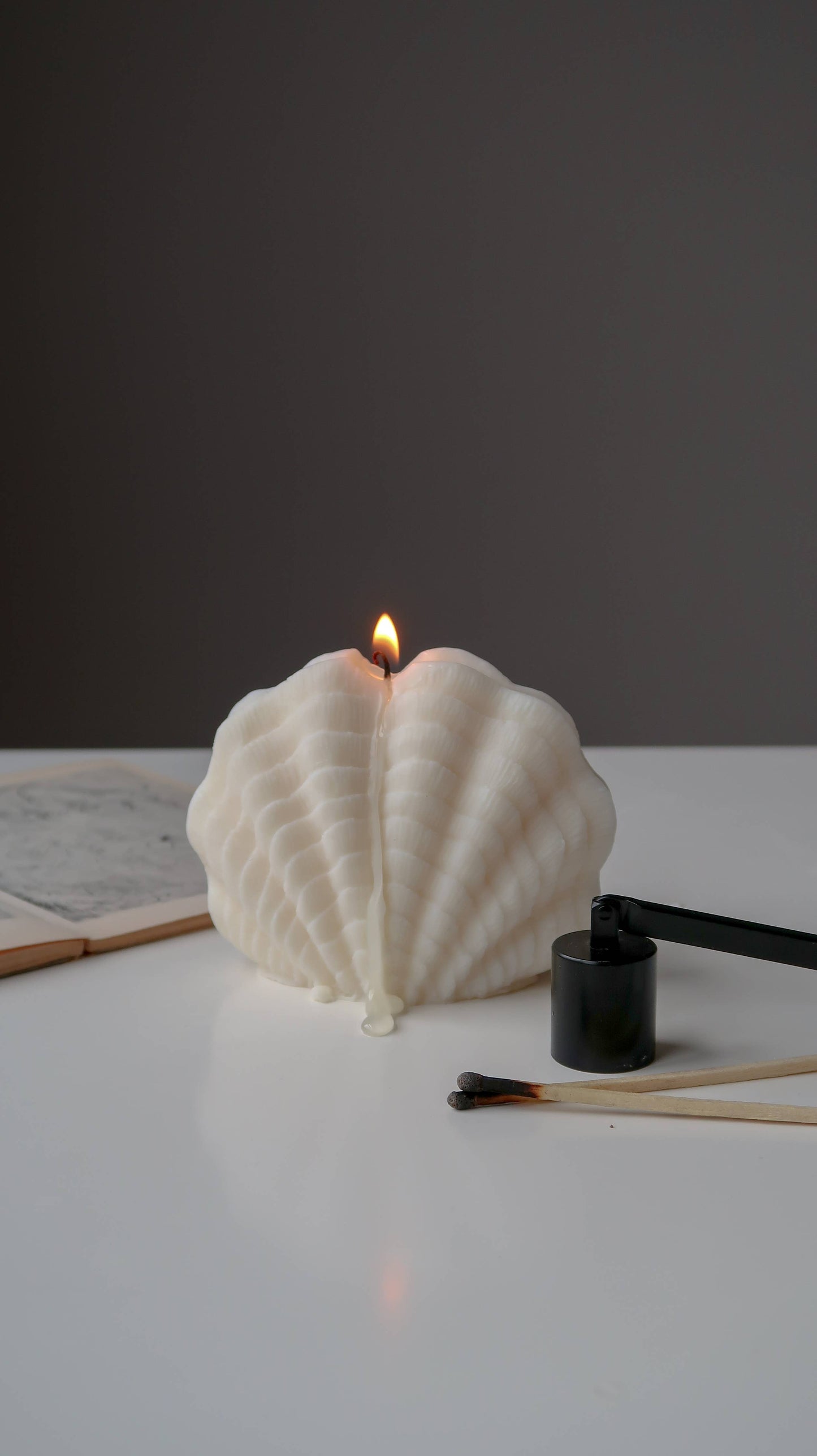 Clam Shell Candle | Coastal Decor