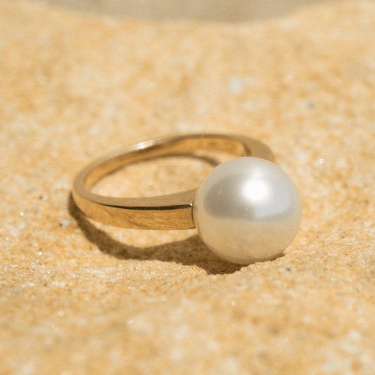 An Australian South Sea pearl ring set in solid gold.
