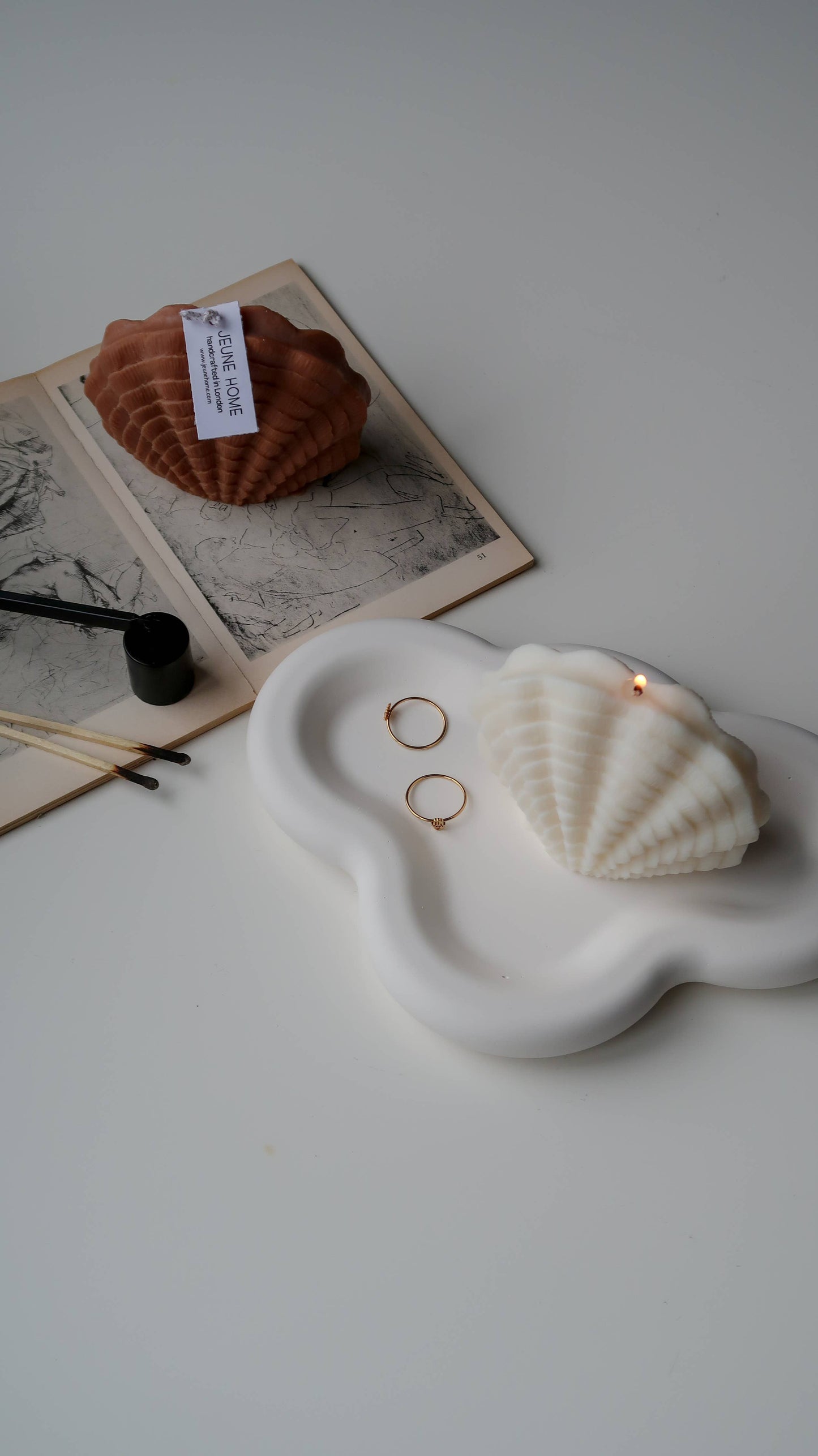 Clam Shell Candle | Coastal Decor