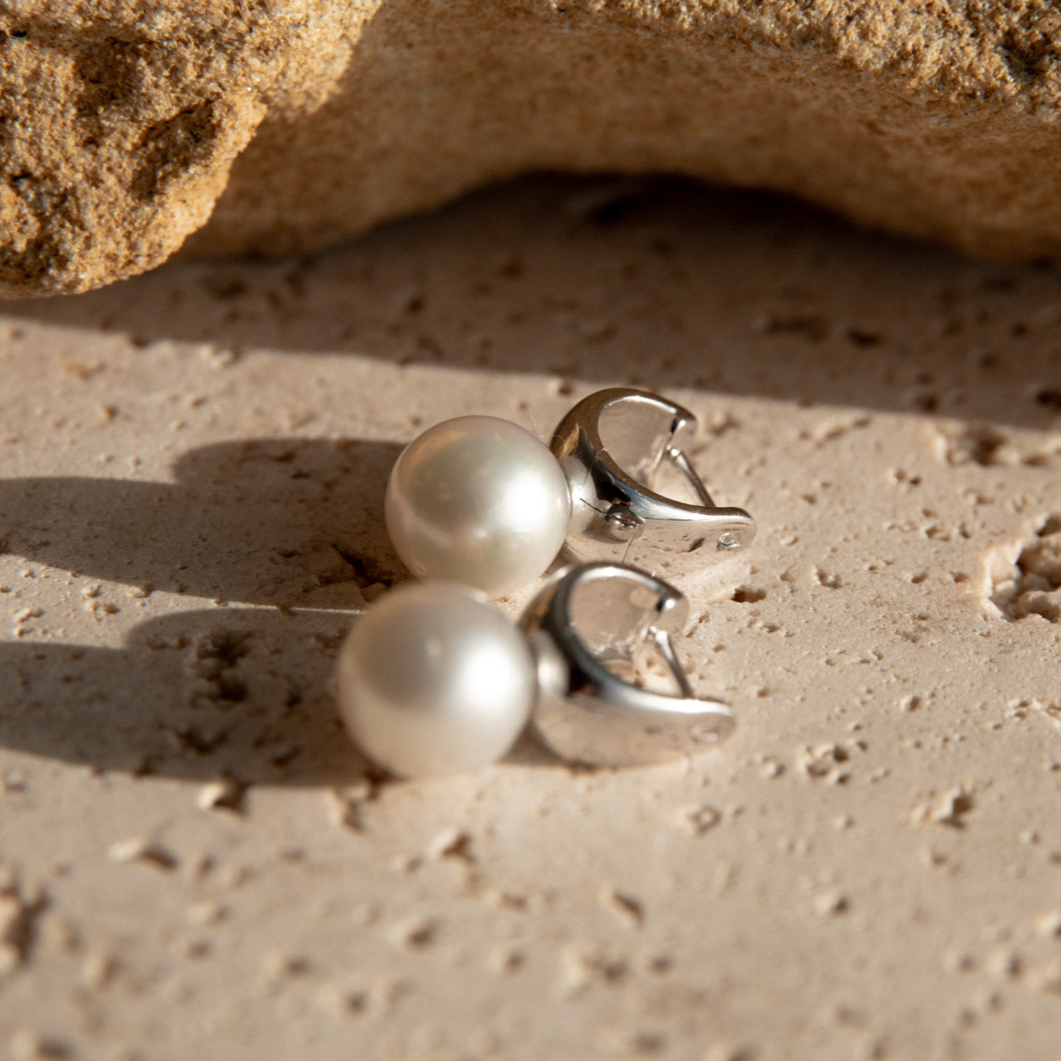 Rounded Wide Huggies Australian South Sea Cygnet Bay Round 10mm B2 Gold Plated Sterling Silver
