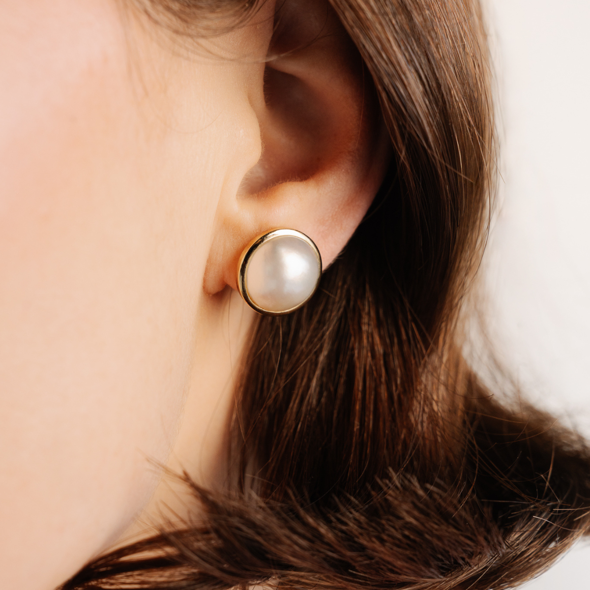 This gorgeous Save the Children Pearl Studs features a pair of Cygnet Bay (WA) grown 11mm B grade Australian South Sea Mabe pearls set in sterling silver or gold.