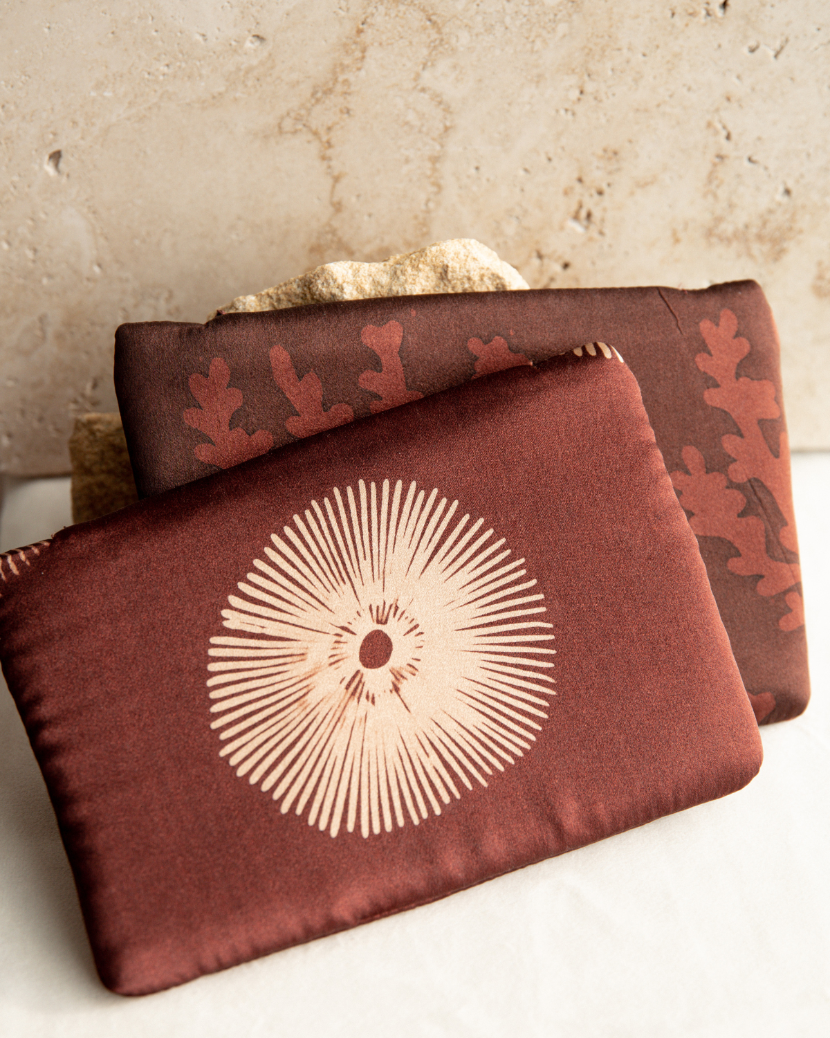 Each Silk Wallet is 100% silk, and draws inspiration from the stunning beauty of tropical nature - from the graceful charm of flowers, to lush palm trees, and even the vibrant hues of the Kimberley.