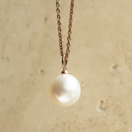 A stunning Cygnet Bay grown Australian South Sea pendant set in sterling silver or gold.