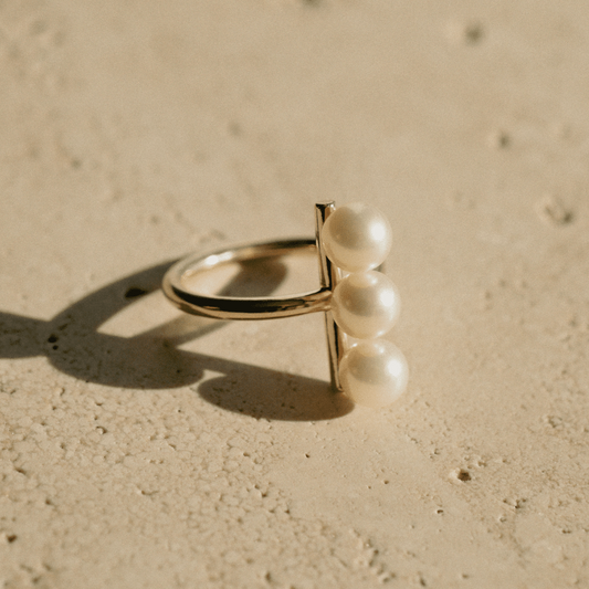 This unique Akoya Pearl Ring featured Broken Bay (NSW) grown Australian Akoya set in gold. 