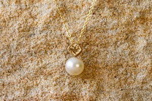 Akoya Pearl Pendants & Necklaces