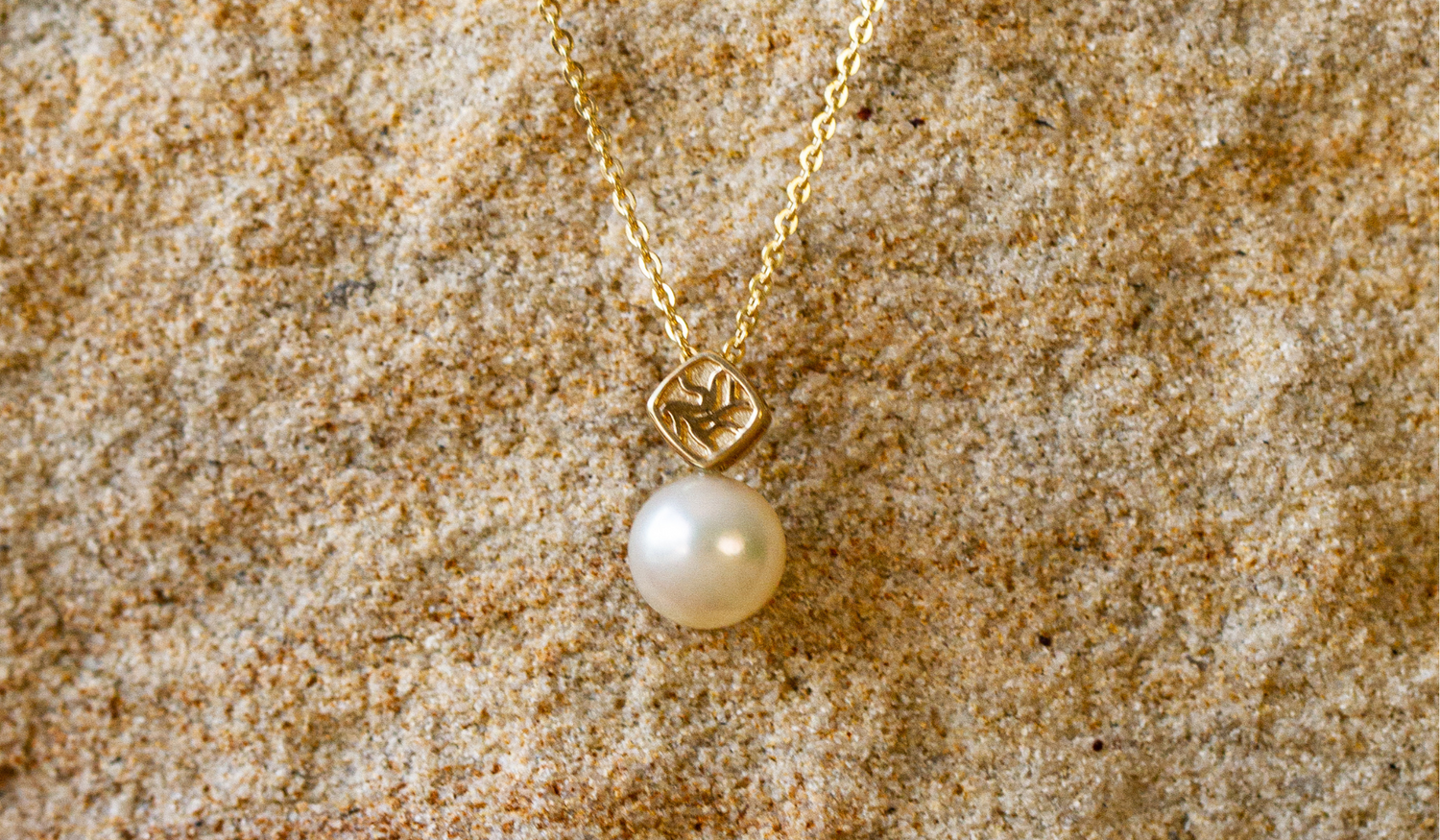 Akoya Pearl Pendants & Necklaces