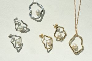 Each Flow piece captures the fluid movement of the Hawkesbury River – the stunning environment where in which our Akoya pearls are carefully cultivated, and features a lustrous Akoya pearl nestled within an elegant, wavy design.