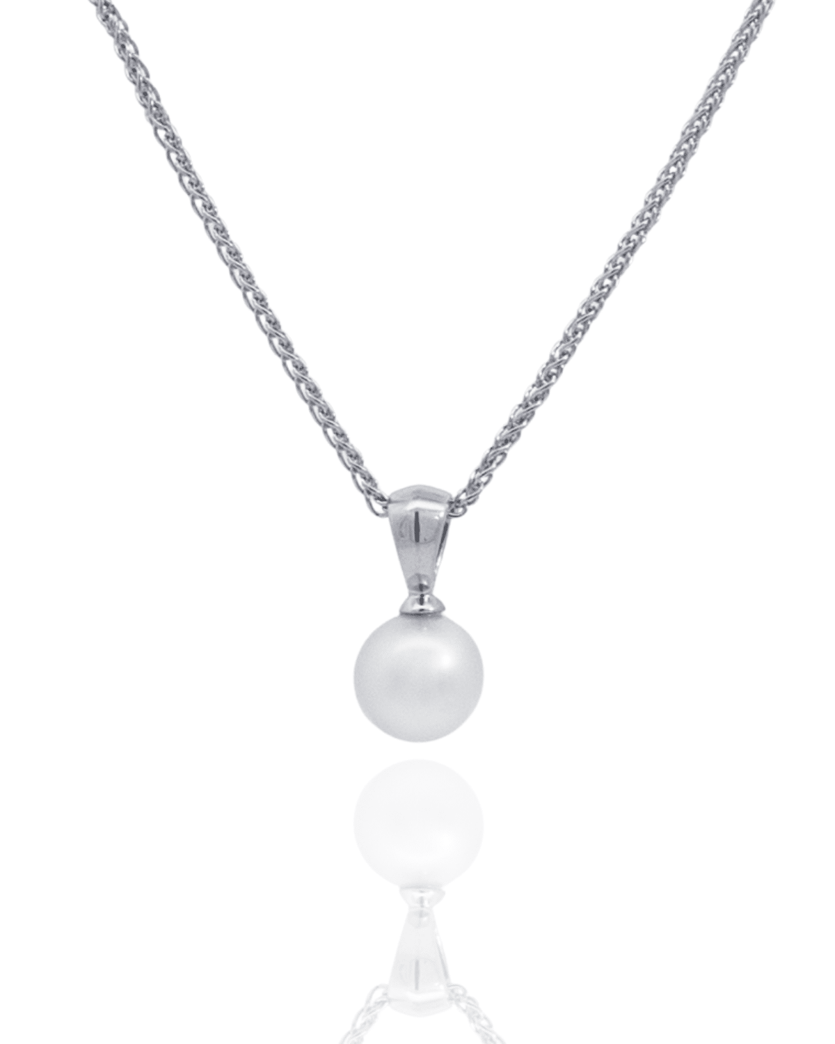 A stunning Broken Bay grown Australian Akoya pearl set in sterling silver.