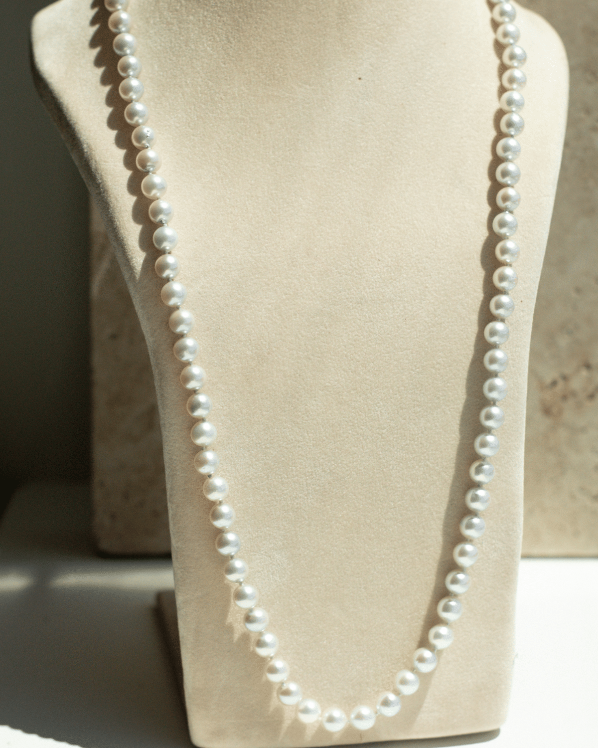 This striking Pearl Strand Necklace features eighty-three (83) 7mm Round AA grade Broken Bay (NSW) grown Australian Akoya pearls. This 68cm strand is set with a 9ct White Gold clasp.