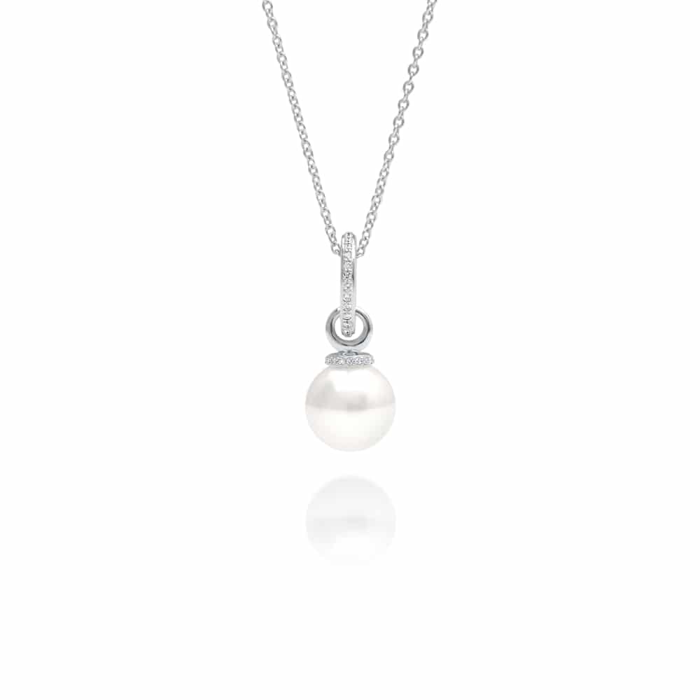 A beautiful pendant featuring an Australian South Sea pearl set in white gold, with stunning white diamonds surrounding the pearl. 