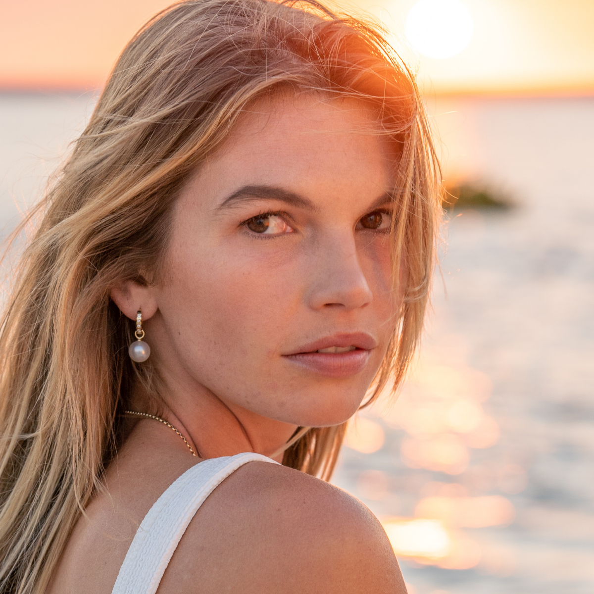 Cocos Huggies Polished Australian South Sea Cygnet Bay Round 11mm A3 Diamonds 12=0.18ct H/SI