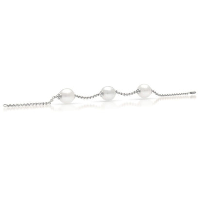 A stunning chain bracelet featuring three Australian South Sea pearls set on a white gold chain. 