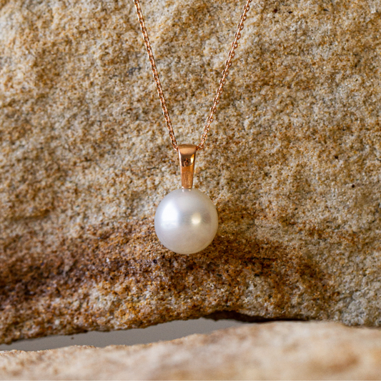 A beautiful Australian South Sea Pearl pendant featuring a drop pearl.