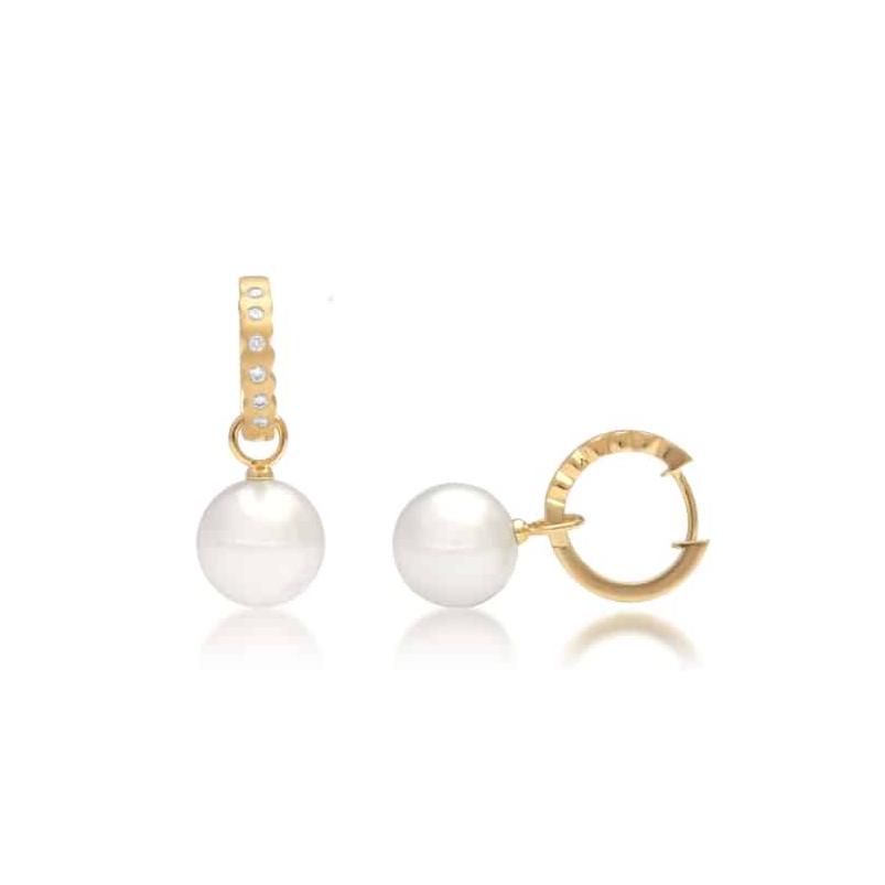 Cocos Huggies featuring our Australian South Sea pearls set in yellow gold. 