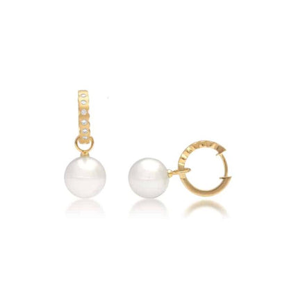 Cocos Huggies featuring our Australian South Sea pearls set in yellow gold. 