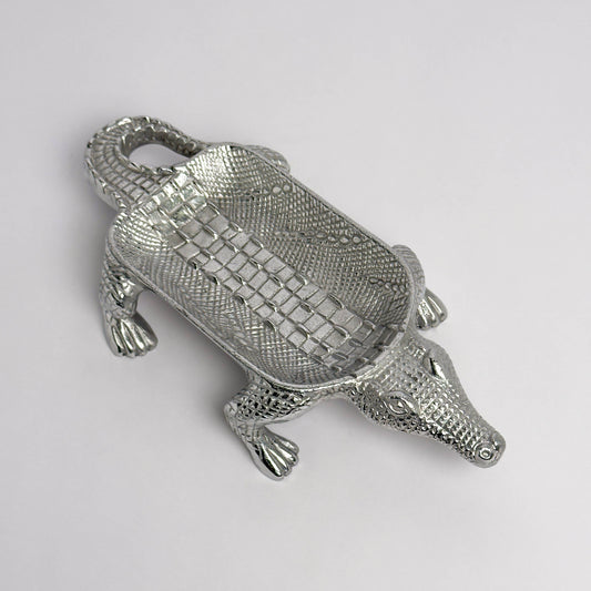 Dine in style with our Crocodile Dish Alum. Enhance your hosting experience with the highest level of craftsmanship. 

