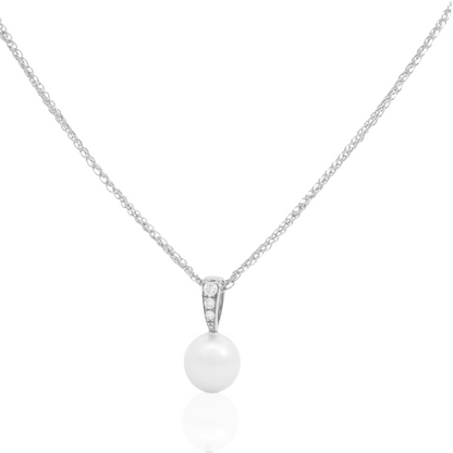 This Eternal Petite Pearl Pendant features a Broken Bay (NSW) grown Australian Akoa pearl set alongside a row of White Diamonds in white gold.