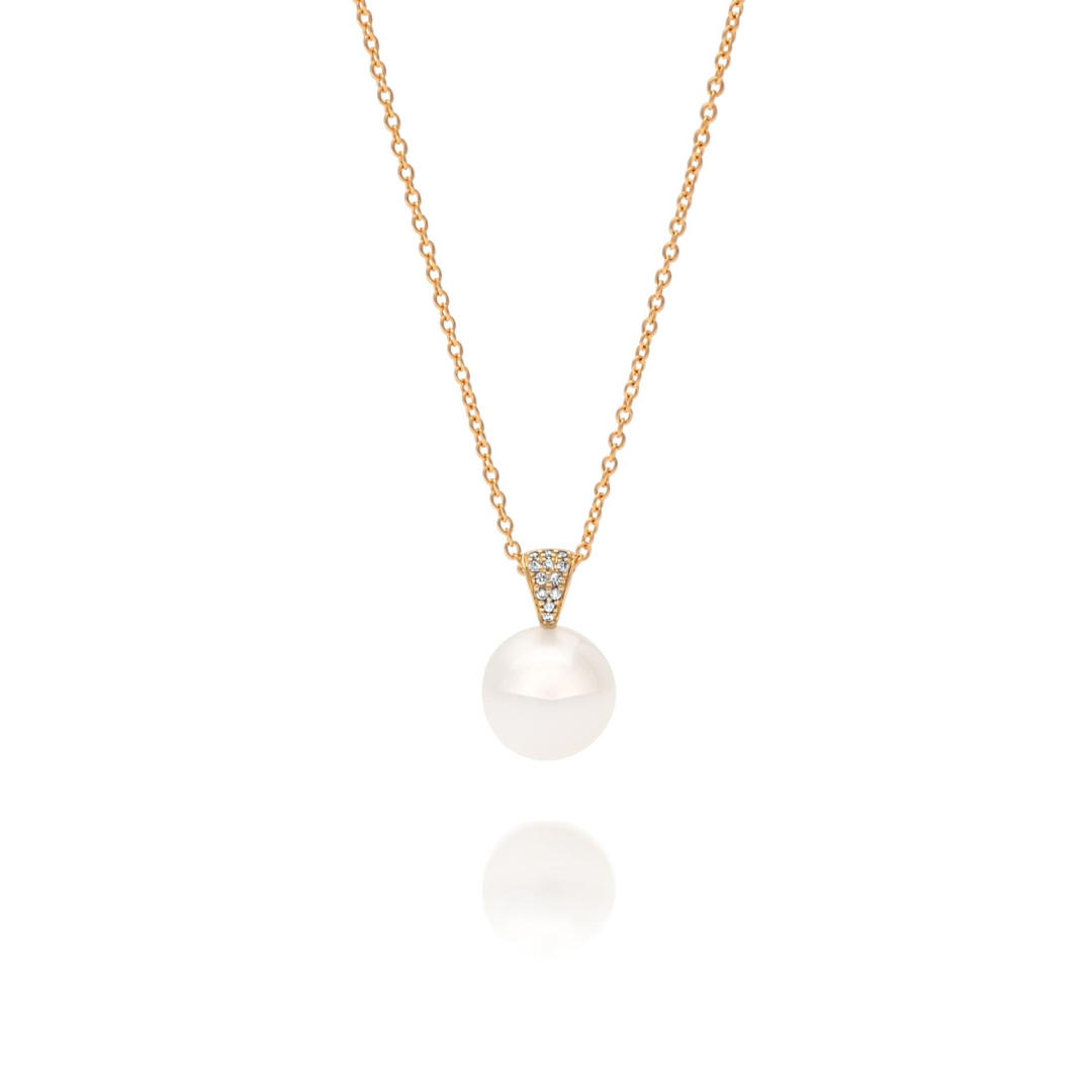 A beautiful Australian South Sea pearl pendant set with a stunning array of white diamonds in yellow gold. 