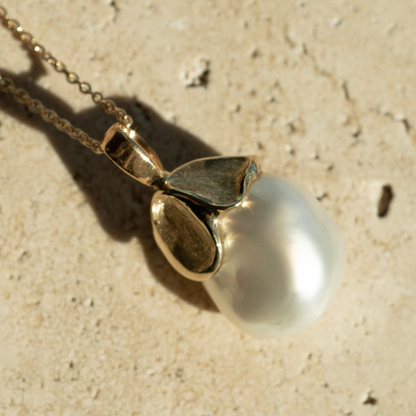 This stunning Keepsake Pearl Pendant features a Cygnet Bay (WA) grown Australian South Sea Keshi pearl set in a bespoke gold design.