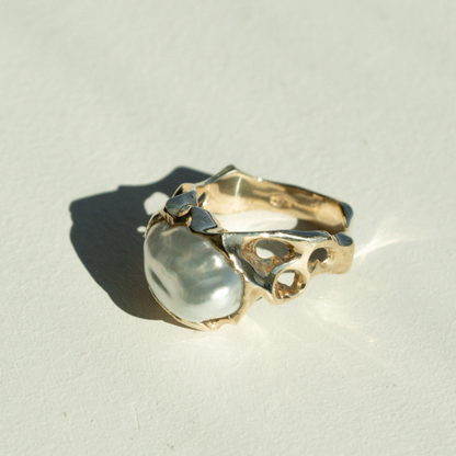 This stunning Keepsake Pearl Ring features a Cygnet Bay (WA) grown Australian South Sea Keshi pearl set in a bespoke gold design.