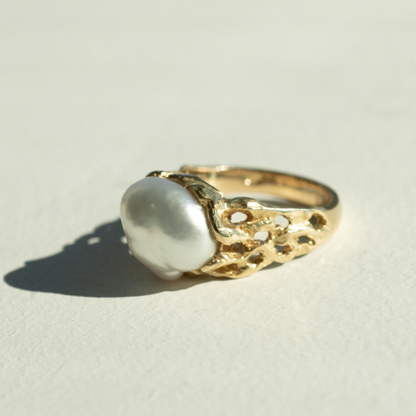 This stunning Keepsake Pearl Ring features a Cygnet Bay (WA) grown Australian South Sea Keshi pearl set in a bespoke gold design.