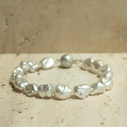 This striking Keshi Pearl Strand Bracelet features sixteen (16) 9mm A grade Cygnet Bay (WA) grown Australian South Sea Keshi pearls. This pearl strand is set with an 18ct White Gold clasp.