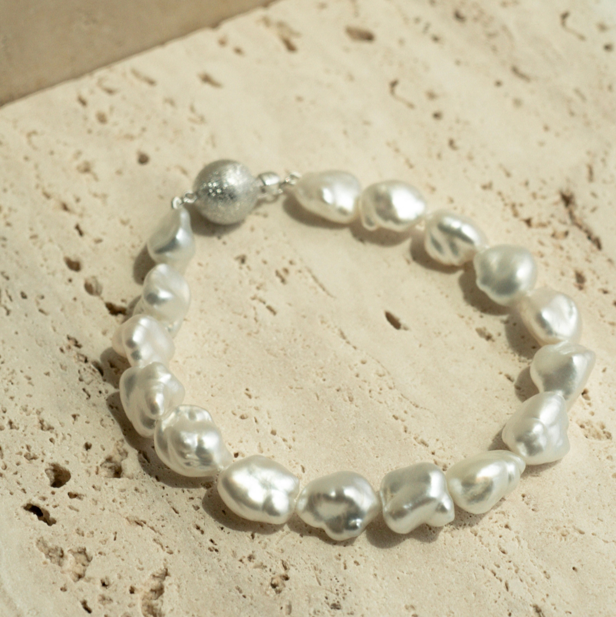 This striking Keshi Pearl Strand Bracelet features sixteen (16) 9mm A grade Cygnet Bay (WA) grown Australian South Sea Keshi pearls. This pearl strand is set with an 18ct White Gold clasp.