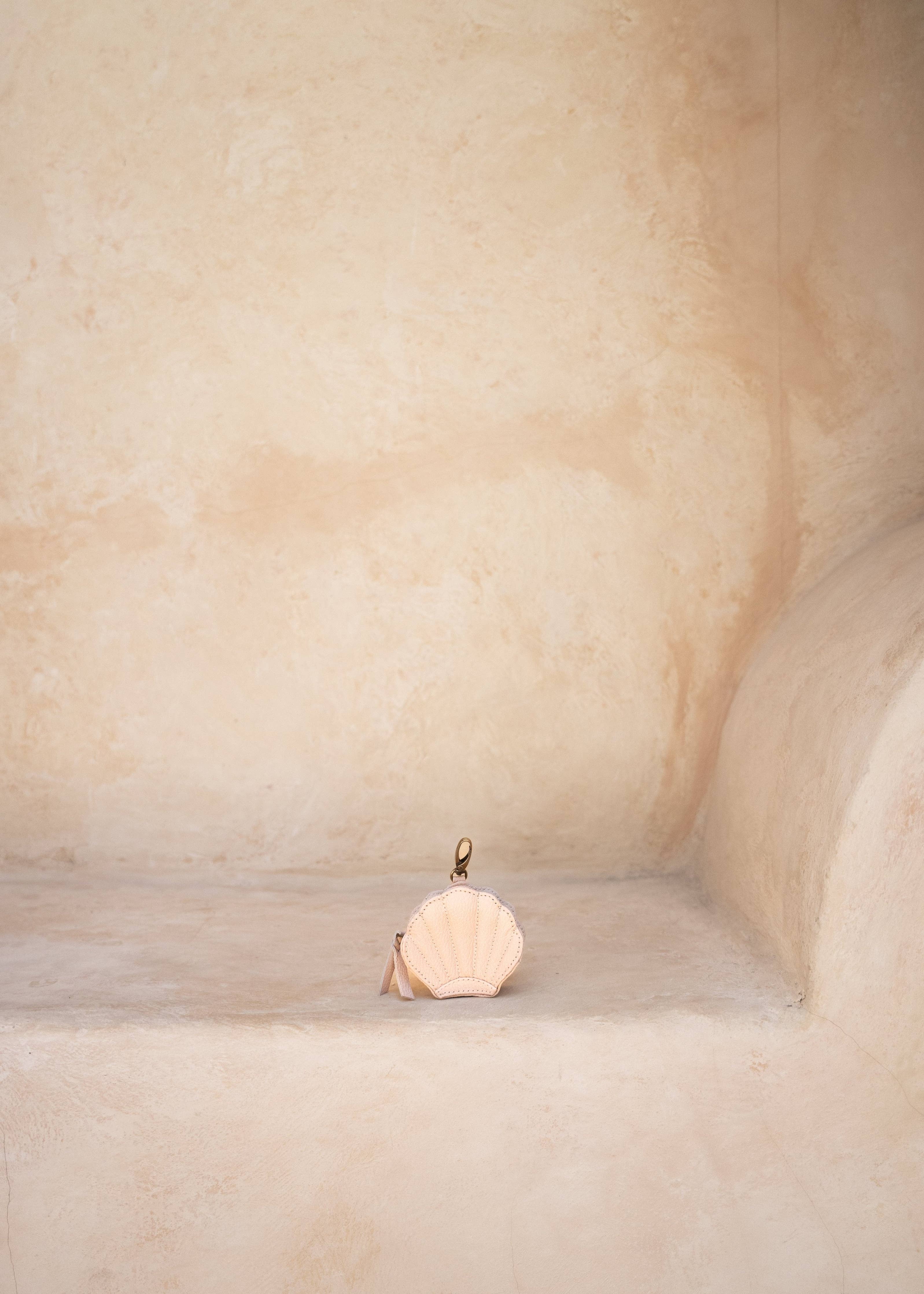Koa Shell Purse | Textured Cream Leather Shell Purse | Pearls of Australia