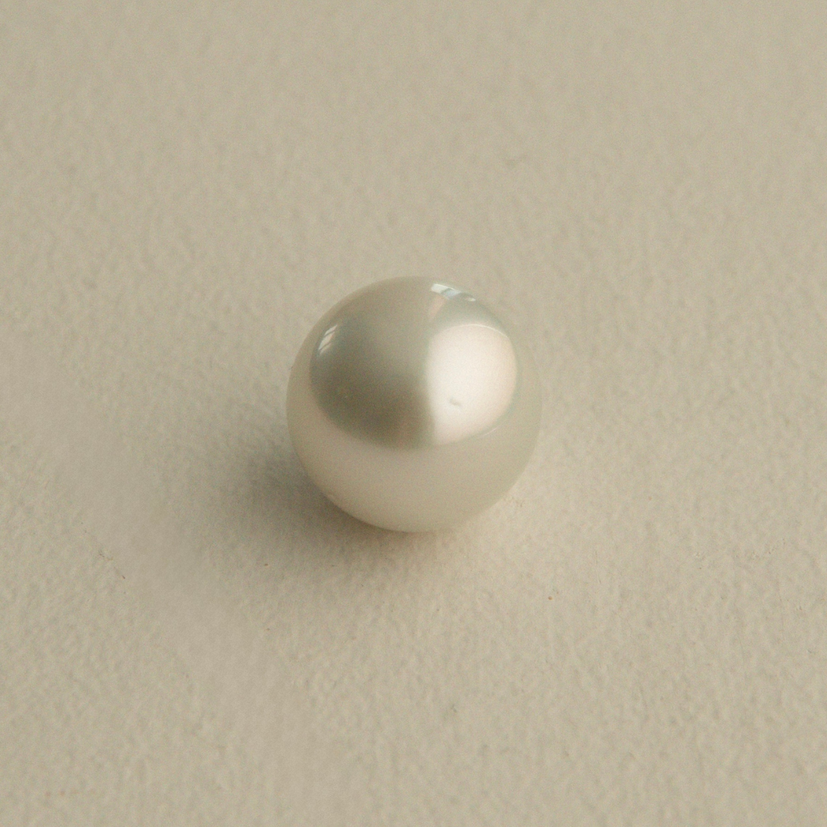 Loose Premium Near Round 18.72x18.85mm B1