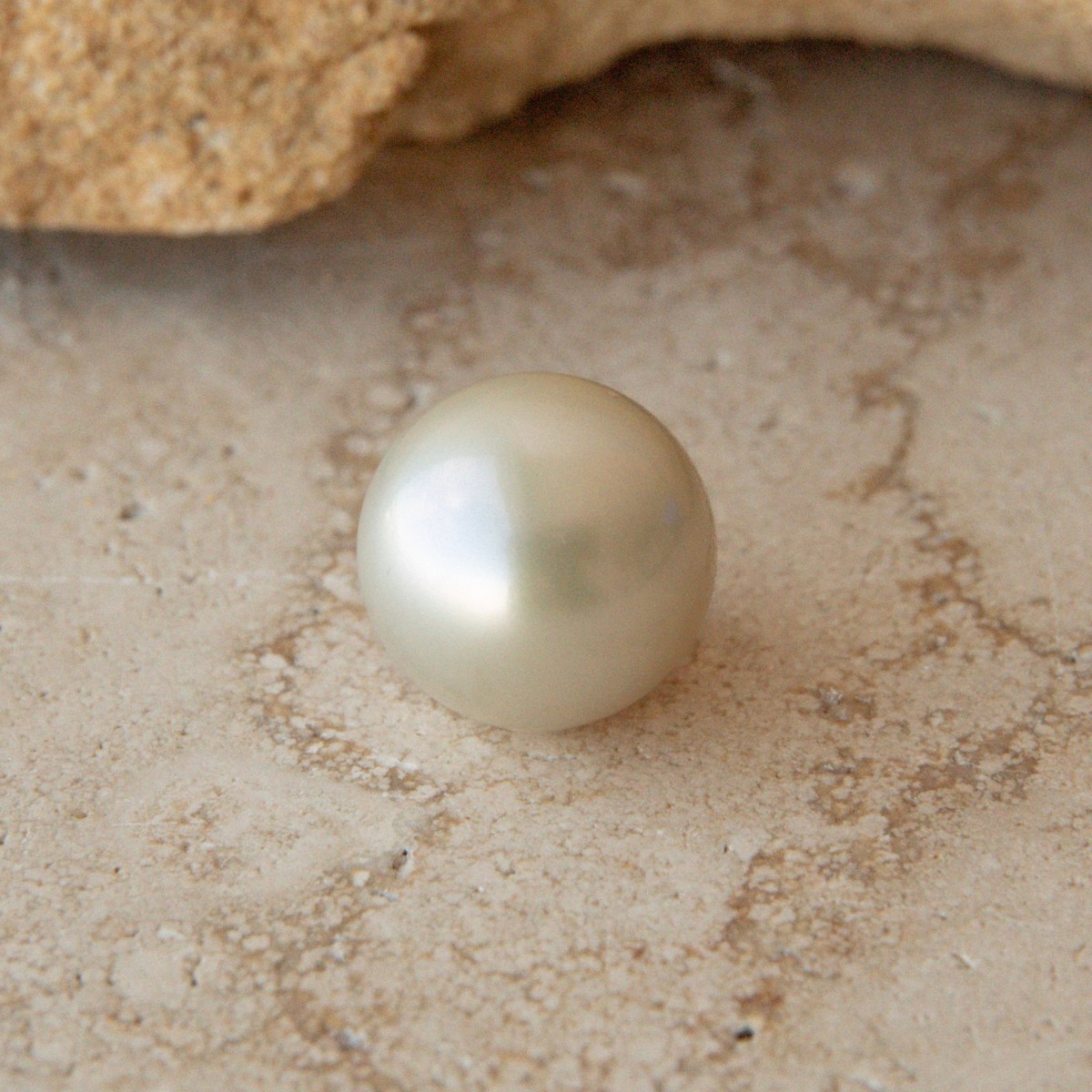 Loose Premium Round 18.18mm B1+