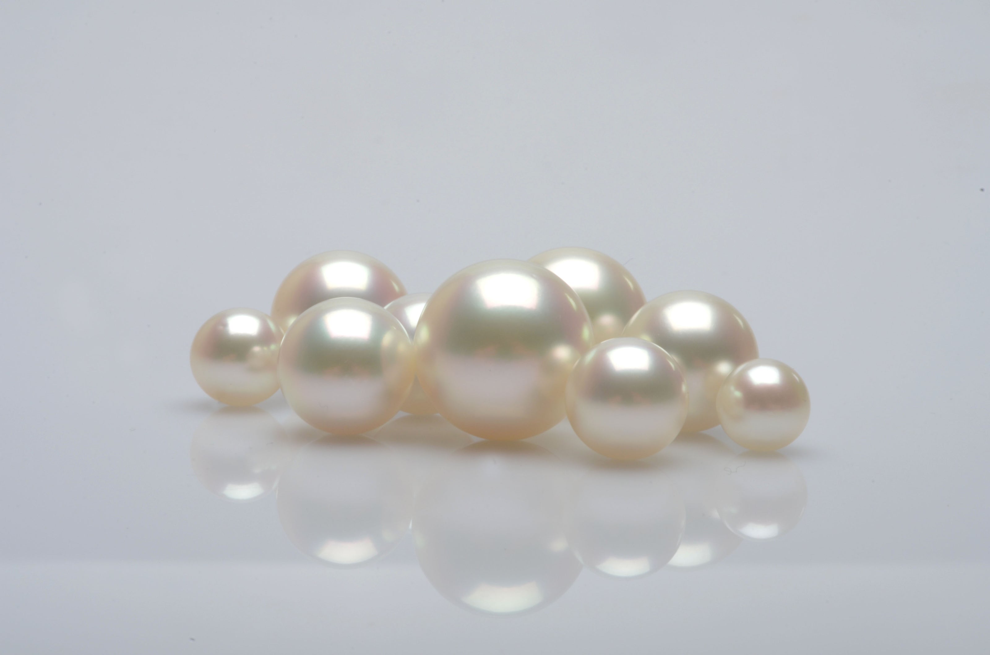 A group of pearl's all with beautiful colour and lustre.