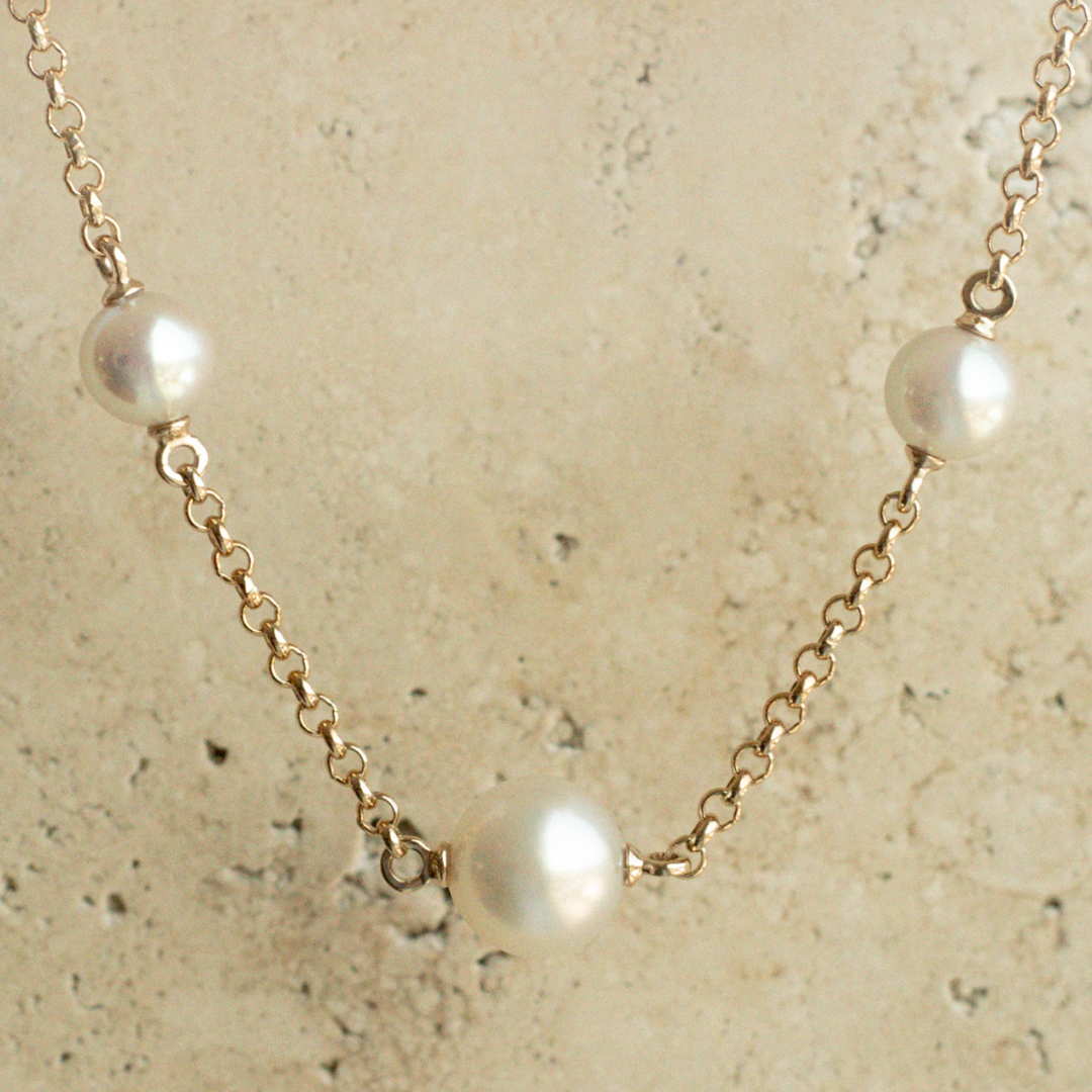 This incredible Provenance Bracelet features a Cygnet Bay (WA) grown Australian South Sea pearl and two Broken Bay (NSW) grown Australian Akoya pearls set on a gold chain.