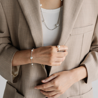 This incredible Provenance Bracelet features a Cygnet Bay (WA) grown Australian South Sea pearl and two Broken Bay (NSW) grown Australian Akoya pearls set on a gold chain.