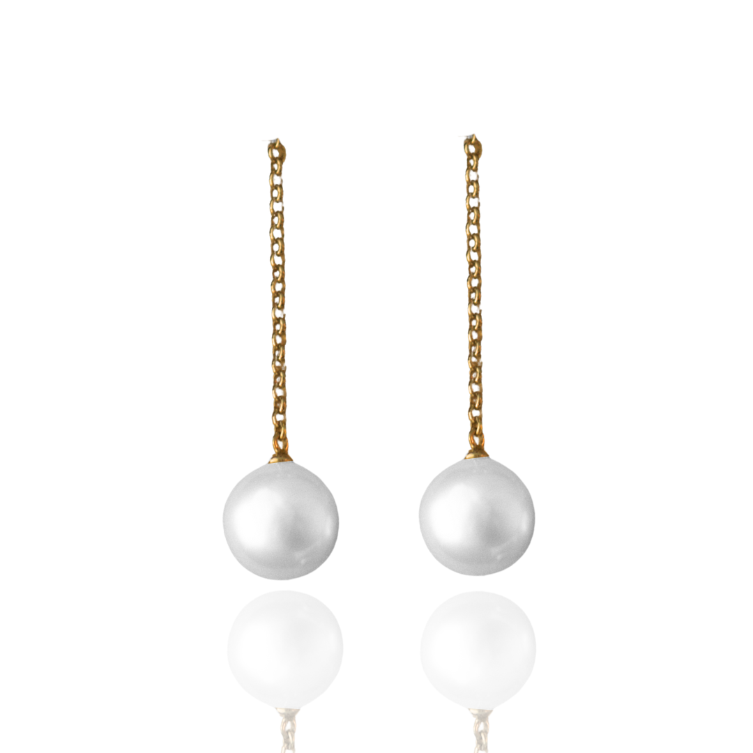 This incredible Detachable Provenance Pearl Earrings features Cygnet Bay (WA) grown Australian South Sea pearls set on a yellow gold chain, which can be attached to any pair of stud earrings.