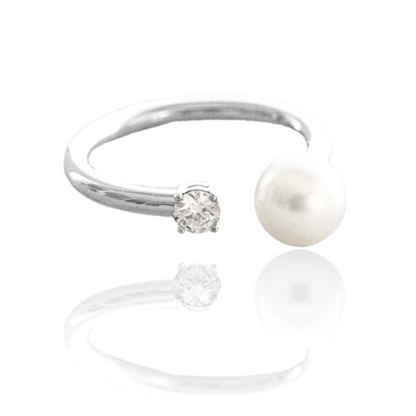 This incredible Provenance Open Diamond Pearl Ring features a Cygnet Bay (WA) grown Australian South Sea pearl and a stunning White Diamond set on a white gold band.