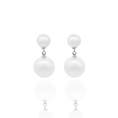 These incredible Provenance Short Pearl Earrings features a Cygnet Bay (WA) grown Australian South Sea pearl and two Broken Bay (NSW) grown Australian Akoya pearls set in white gold.