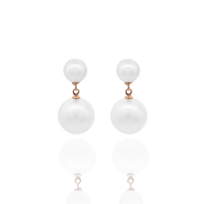 These incredible Provenance Short Pearl Earrings features a Cygnet Bay (WA) grown Australian South Sea pearl and two Broken Bay (NSW) grown Australian Akoya pearls set in yellow gold.