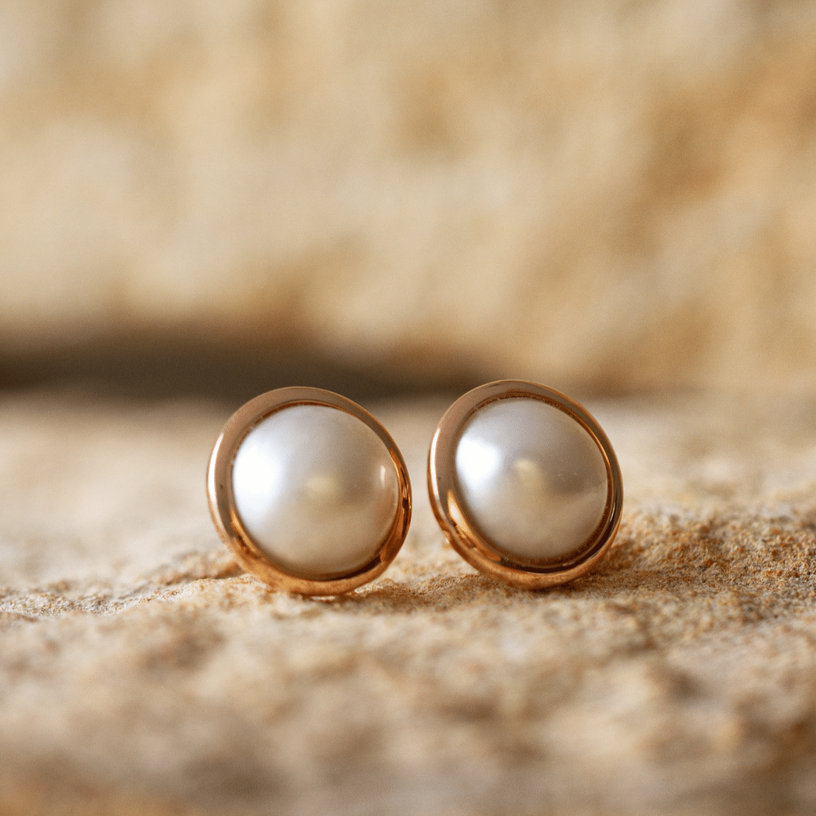 These gorgeous Save the Children Pearl Studs features Cygnet Bay (WA) grown Australian South Sea Mabe pearls set in gold or sterling silver.