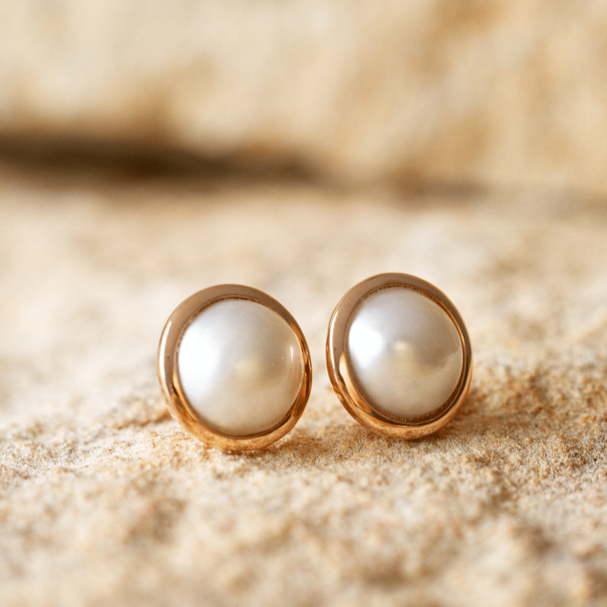 These gorgeous Save the Children Pearl Studs features Cygnet Bay (WA) grown Australian South Sea Mabe pearls set in gold or sterling silver.