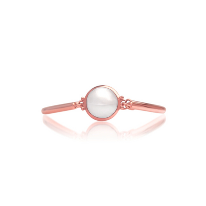 This gorgeous Save the Children Pearl Bracelet features a Cygnet Bay (WA) grown Australian South Sea Mabe pearl set in rose gold.