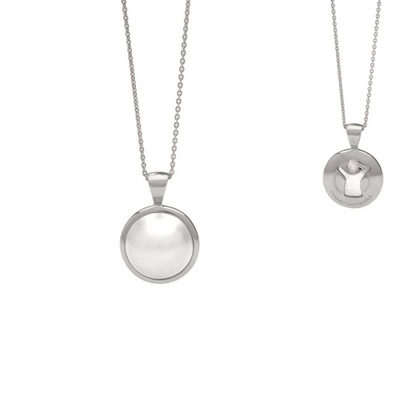 This gorgeous Save the Children Pearl Pendant features a Cygnet Bay (WA) grown Australian South Sea Mabe pearl set in white gold.