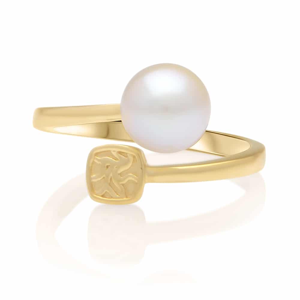 An elegant Seagrass Pearl Ring featuring a Broken Bay (NSW) grown Australian Akoya pearl set in yellow gold.