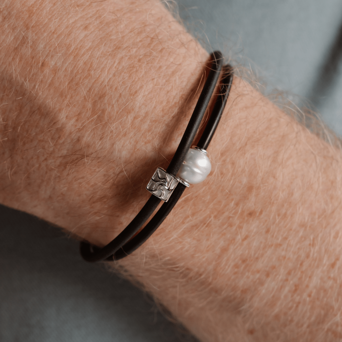 Our Seagrass Neoprene bracelets are a casual everyday piece for both male and female featuring a Sterling Silver Seagrass motif.