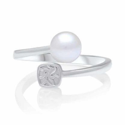 An elegant Seagrass Pearl Ring featuring a Broken Bay (NSW) grown Australian Akoya pearl set in white gold.