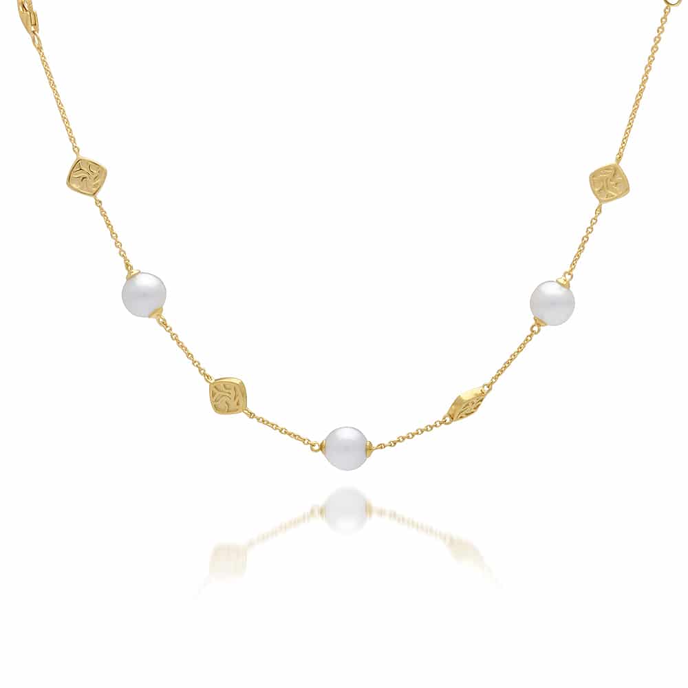 An elegant Seagrass Pearl Bracelet featuring Broken Bay (NSW) grown Australian Akoya pearls, linked together on a yellow gold chain