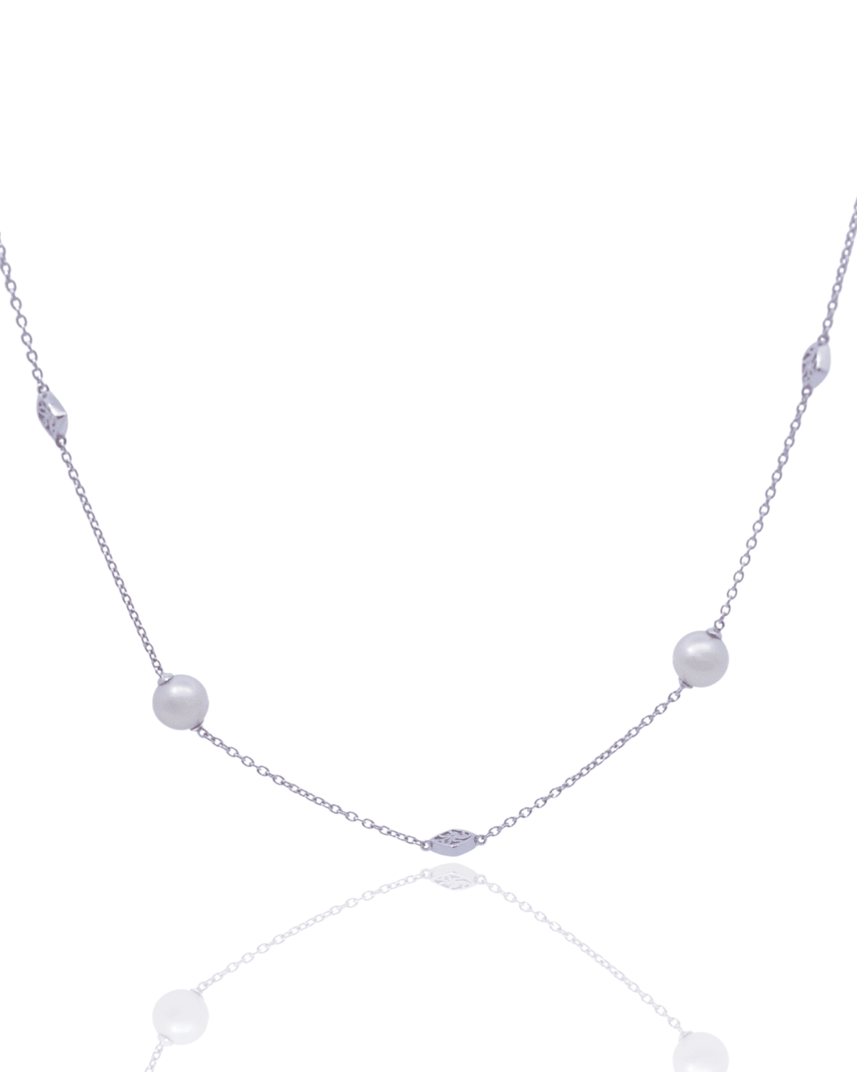 An elegant Seagrass Pearl Necklace featuring Broken Bay (NSW) grown Australian Akoya pearls set on a gold chain.