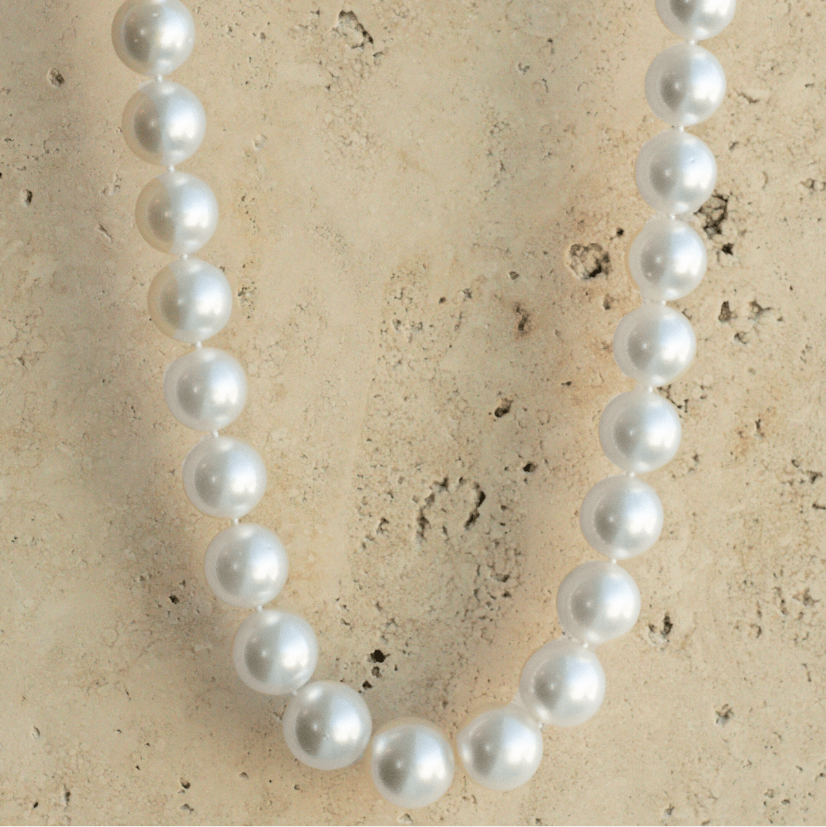 This striking Pearl Strand Necklace features thirty-three (33) 13.5 to 16.5mm Round A3+ to B1 grade Cygnet Bay (WA) grown Australian South Sea pearls. This pearl strand is set with an 18ct White Gold clasp.