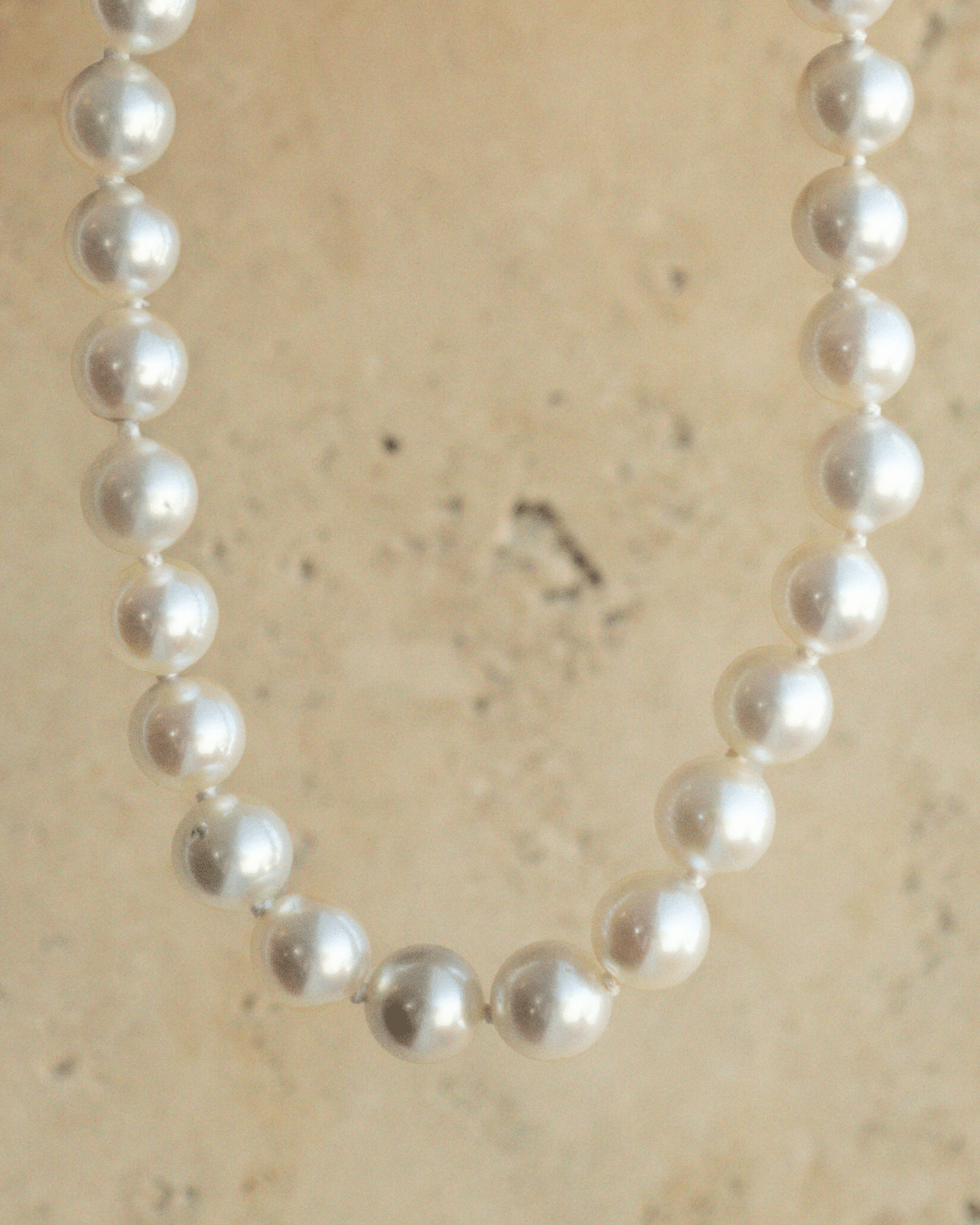 This striking Pearl Strand Bracelet features twenty-four (24) 7mm Round AA grade Broken Bay (NSW) grown Australian Akoya pearls. This pearl strand is set with a 9ct Yellow Gold clasp.