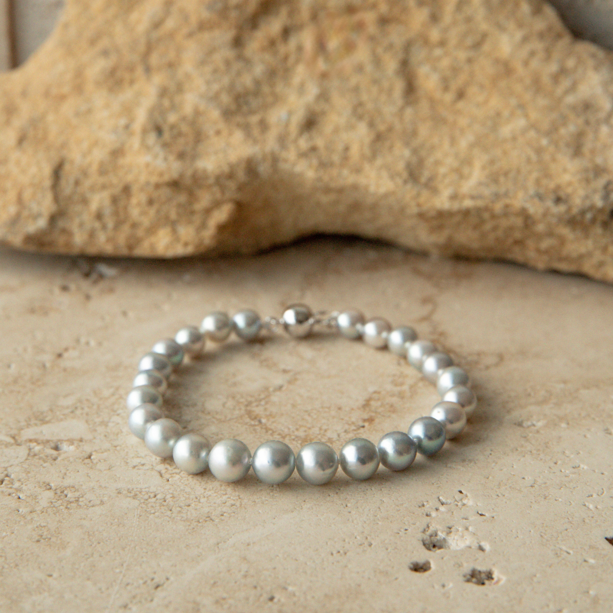 Strand Bracelet Australian Akoya Broken Bay 6-7.5mm AA 24pc 9ct White Gold