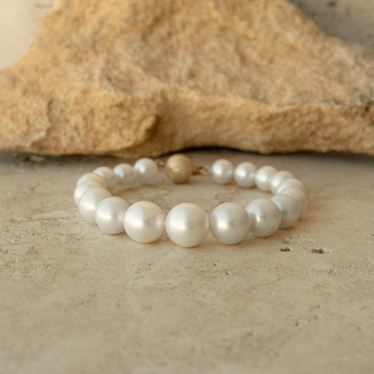 Strand Bracelet Australian South Sea Cygnet Bay 8-13mm Round/Near Round A3/B2 White 18pc 21cm 9ct Yellow Gold Ball Clasp